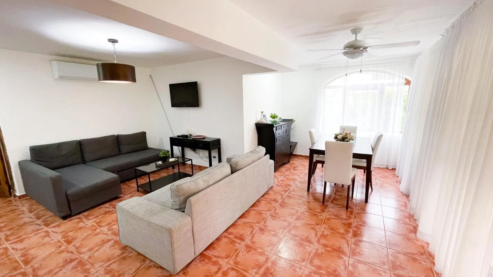 Suites Villas Vacation Hotel - Bavaro Beach Club - Wifi - Parking Punta Cana 5*,  Dominikana