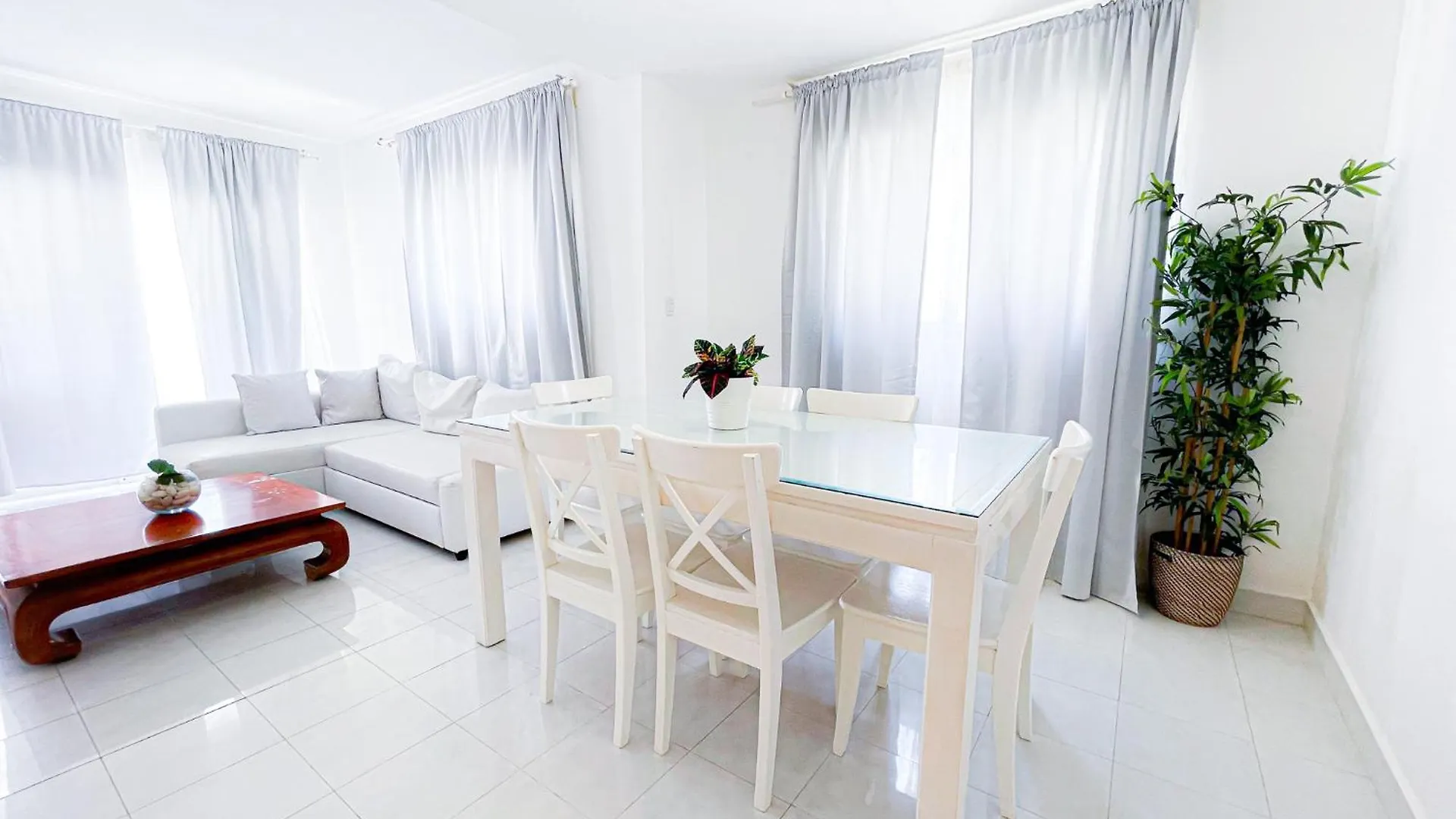 Suites Villas Vacation Hotel - Bavaro Beach Club - Wifi - Parking Punta Cana 5*,